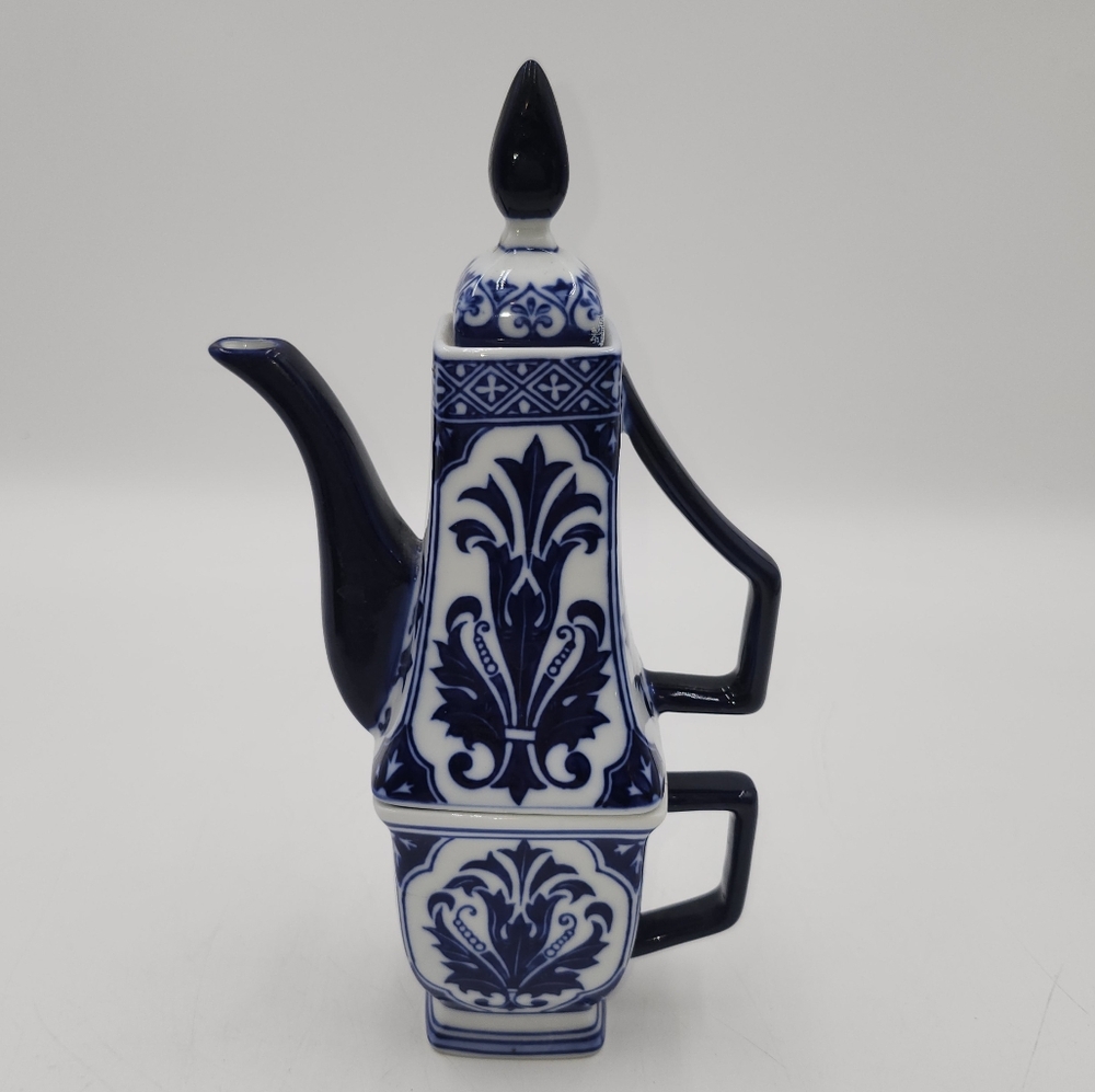 Vintage Bombay Co. BLUE & WHITE CHINOISERIE TEAPOT FOR ONE w/ cup